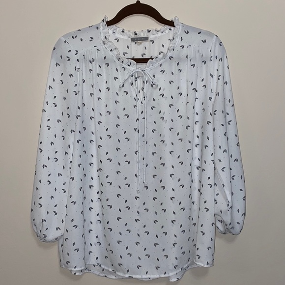 Pleione Patterned Blouse - Picture 2 of 4